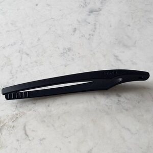 Staub Matte Black Cooking Tongs